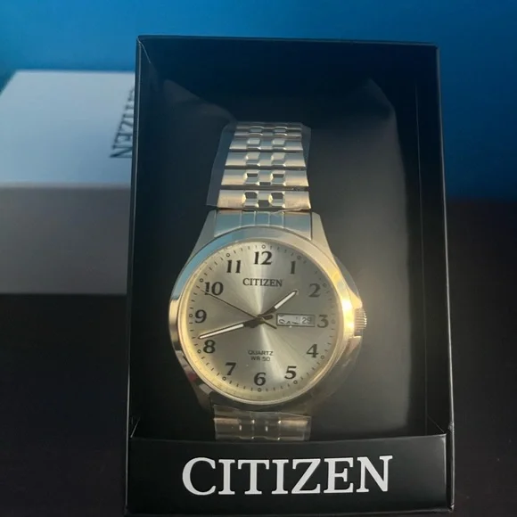 NEW Gold Citizen Quartz Stainless Steel Watch 38mm - Picture 2 of 4